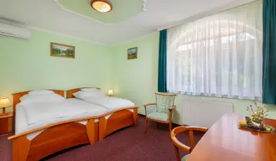 Gosztola Gyngye-az erd szllodja Gosztola