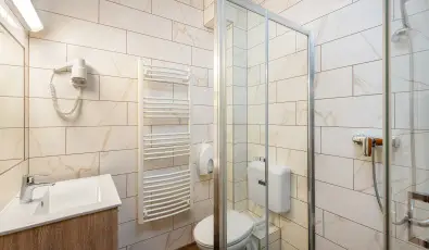 Gosztola Gyngye-az erd szllodja Gosztola