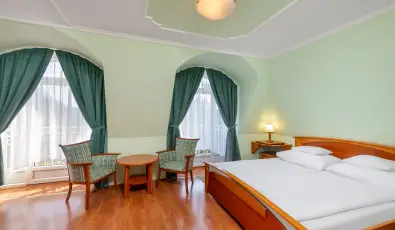 Gosztola Gyngye-az erd szllodja Gosztola