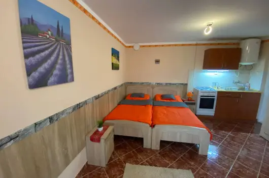 Hajnal Apartman - Szilveszter