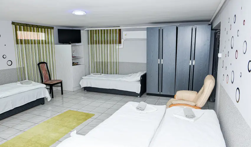 Hajnal Apartman Hajd�szoboszl� - Szilveszter (min. 2 �j)