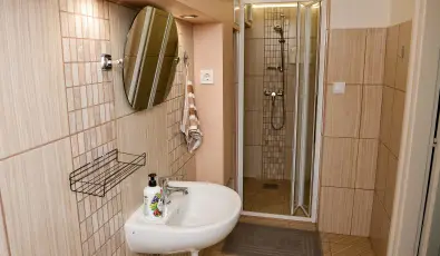 Hajnal Apartman Hajd�szoboszl�