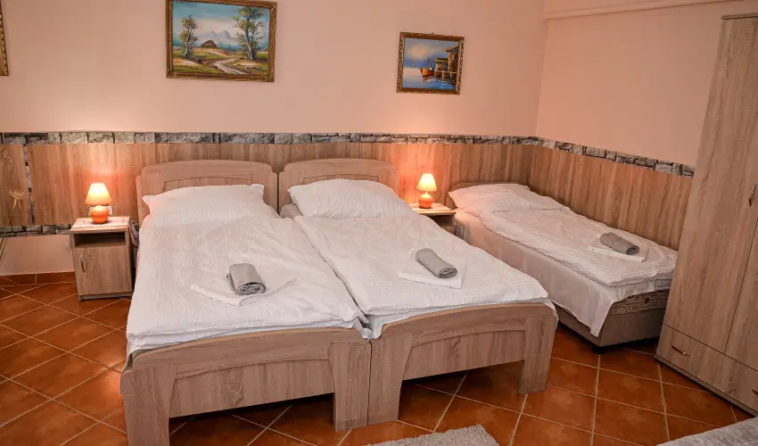 Hajnal Apartman Hajd�szoboszl� - Szilveszter (min. 2 �j)