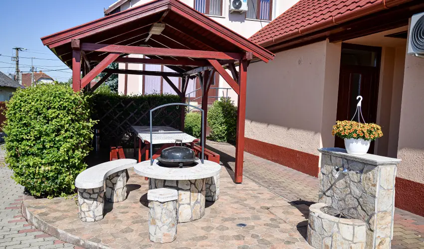 Hajnal Apartman Hajd�szoboszl� - Szilveszter (min. 2 �j)