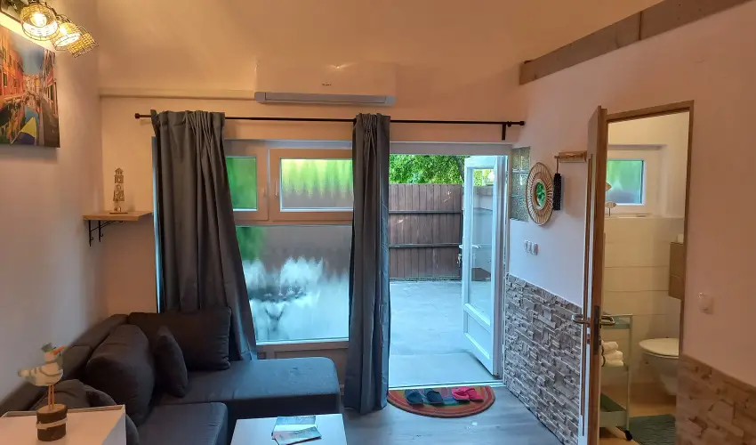 Hanga-lak Velence - Szilveszter (min. 2 �j)