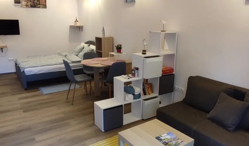 Hanga-lak Velence - Szilveszter (min. 2 �j)