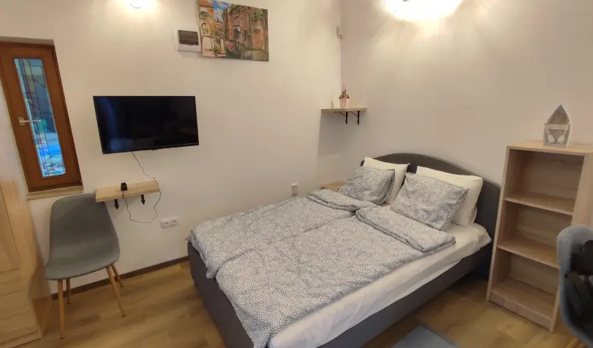 Hanga-lak Velence - Szilveszter (min. 2 �j)