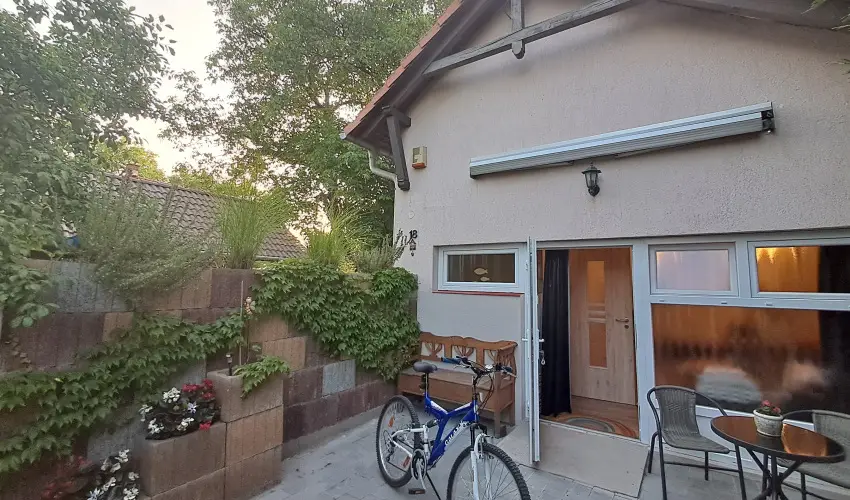 Hanga-lak Velence - Szilveszter (min. 2 �j)