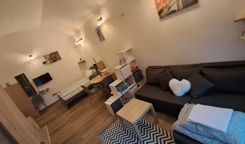 Hanga-lak Velence - Szilveszter (min. 2 �j)