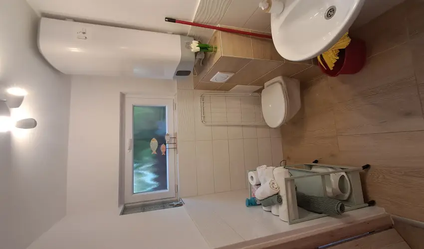 Hanga-lak Velence - Szilveszter (min. 2 �j)