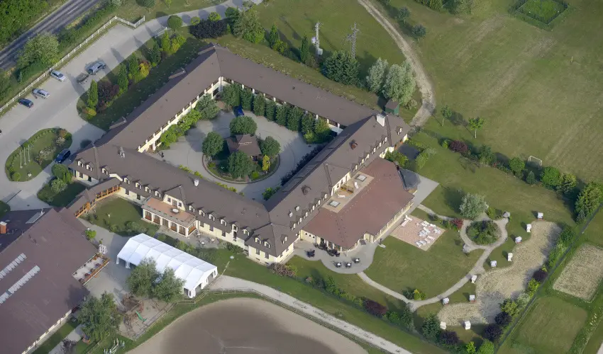 Htkti Wellness Hotel & Lovaspark Mr - Szilveszter