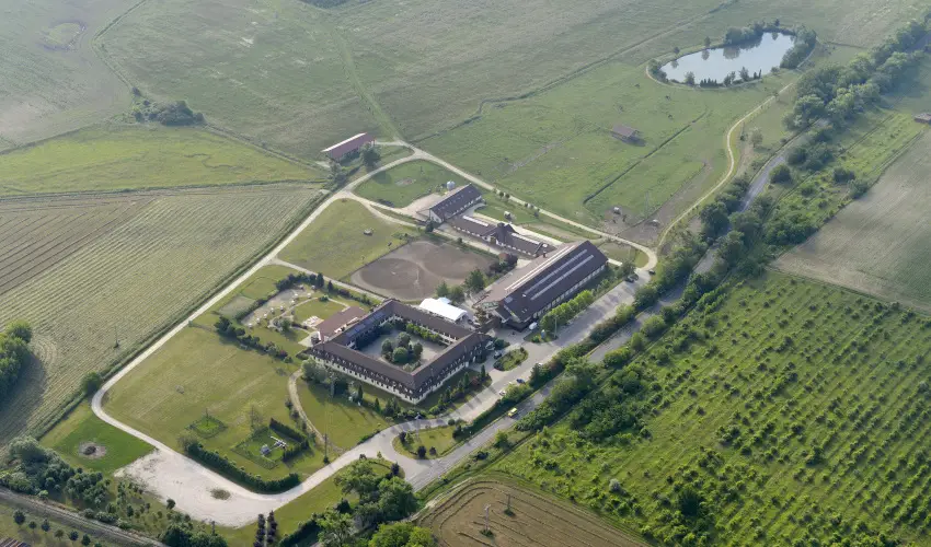 Htkti Wellness Hotel & Lovaspark Mr - Szilveszter