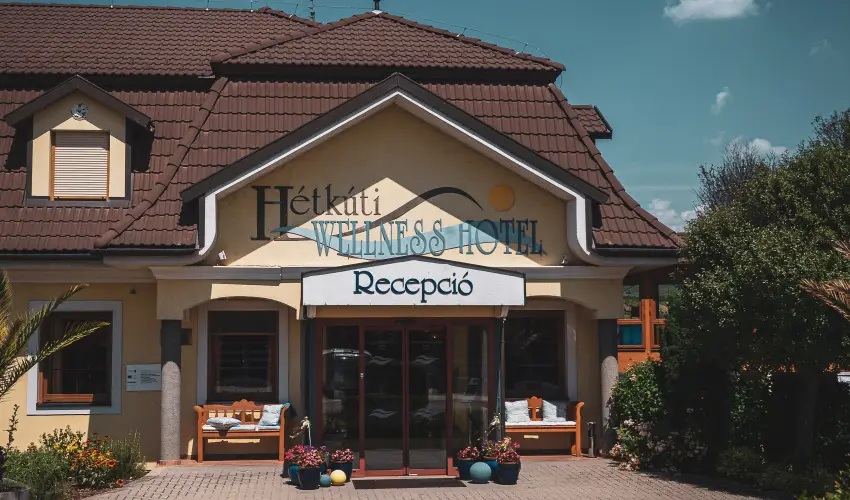 Htkti Wellness Hotel & Lovaspark Mr - Szilveszter