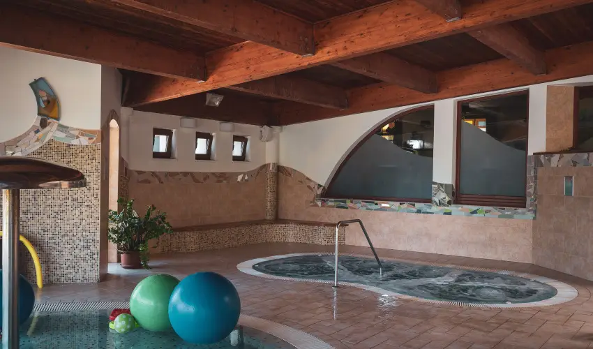 Htkti Wellness Hotel & Lovaspark Mr - Szilveszter