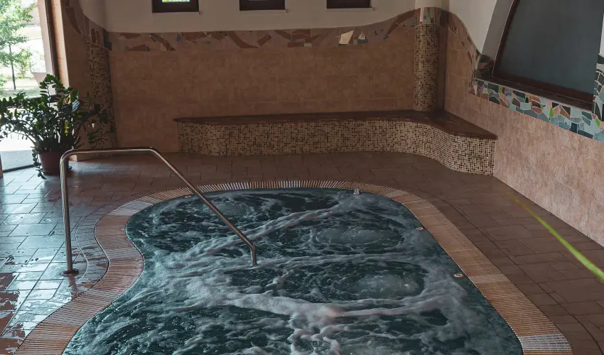 Htkti Wellness Hotel & Lovaspark Mr - Szilveszter