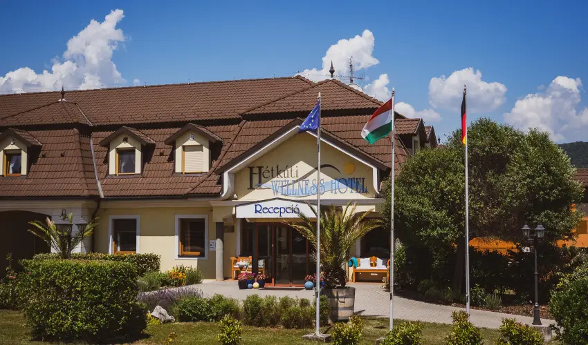 Htkti Wellness Hotel & Lovaspark Mr - Szilveszter