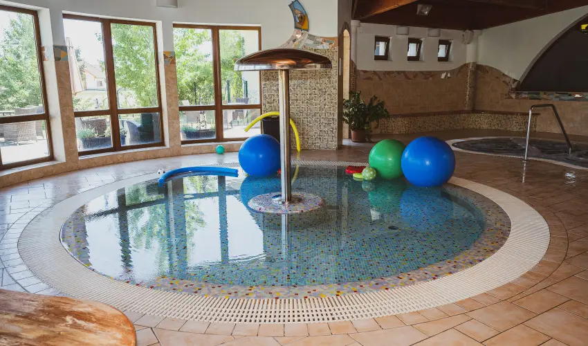 Htkti Wellness Hotel & Lovaspark Mr - Szilveszter