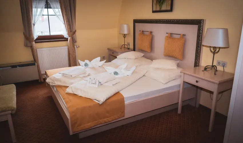 Htkti Wellness Hotel & Lovaspark Mr - Szilveszter