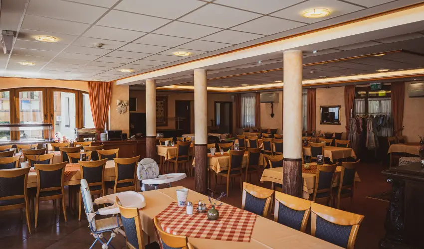 Htkti Wellness Hotel & Lovaspark Mr - Szilveszter