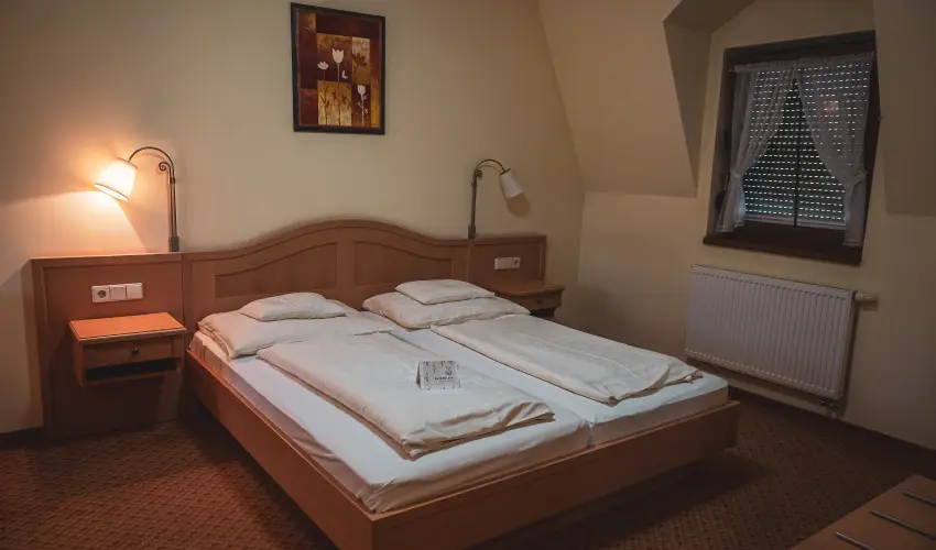 Htkti Wellness Hotel & Lovaspark Mr - Szilveszter