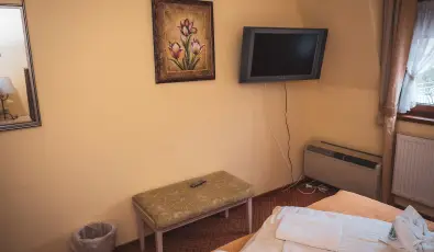 Htkti Wellness Hotel & Lovaspark Mr