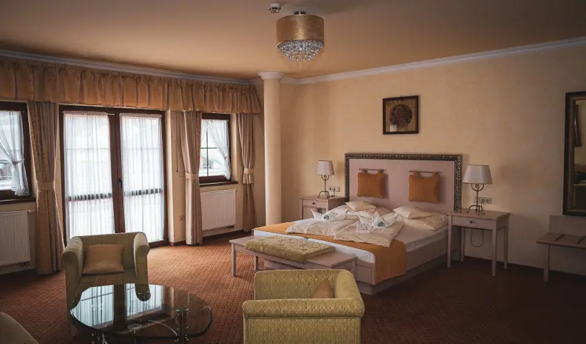 Htkti Wellness Hotel & Lovaspark Mr - Szilveszter