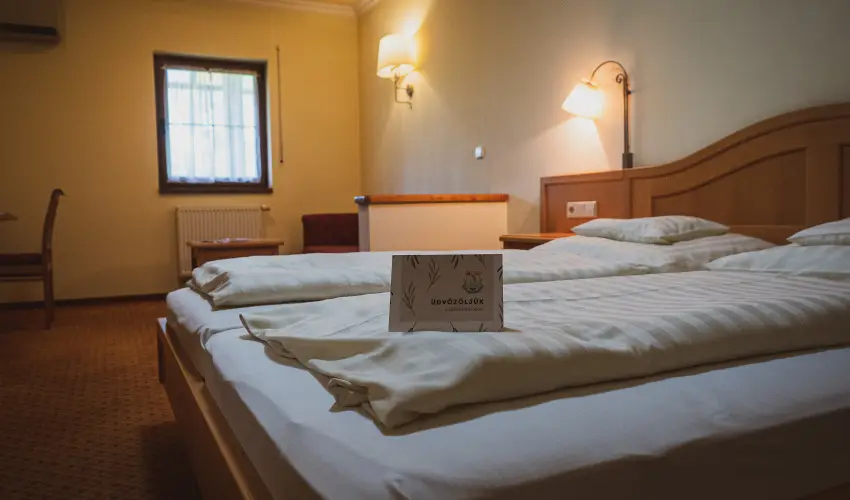 Htkti Wellness Hotel & Lovaspark Mr - Szilveszter