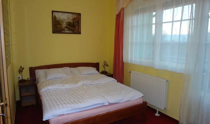HoldLux Apartmanok Srvr - Szilveszter (min. 2 j)
