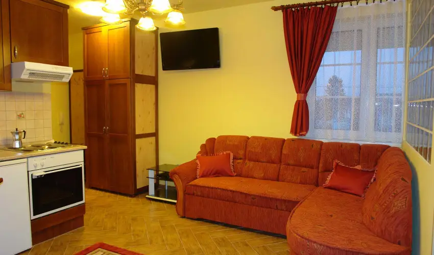 HoldLux Apartmanok Srvr - Szilveszter (min. 2 j)