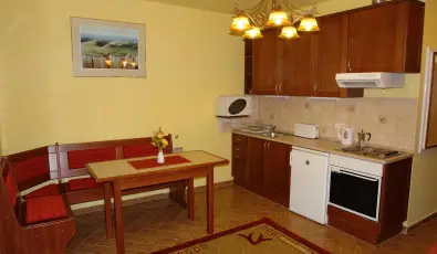 HoldLux Apartmanok Srvr