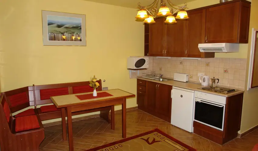 HoldLux Apartmanok Srvr - Szilveszter (min. 2 j)