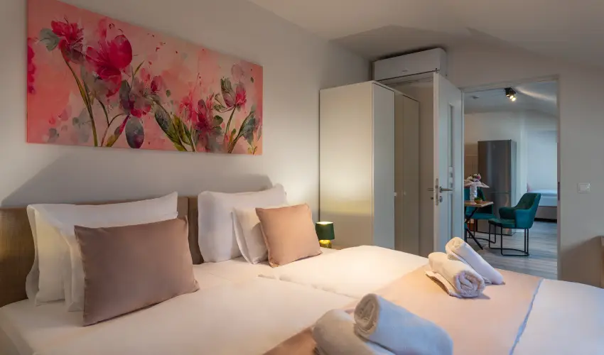 Holdvirg Hotel Srvr - Szilveszter - teljes elrefizetssel