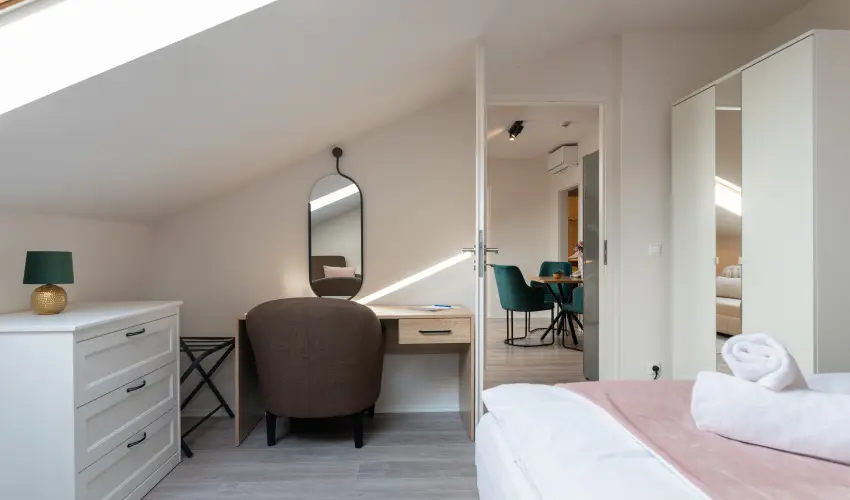 Holdvirg Hotel Srvr - Szilveszter - teljes elrefizetssel