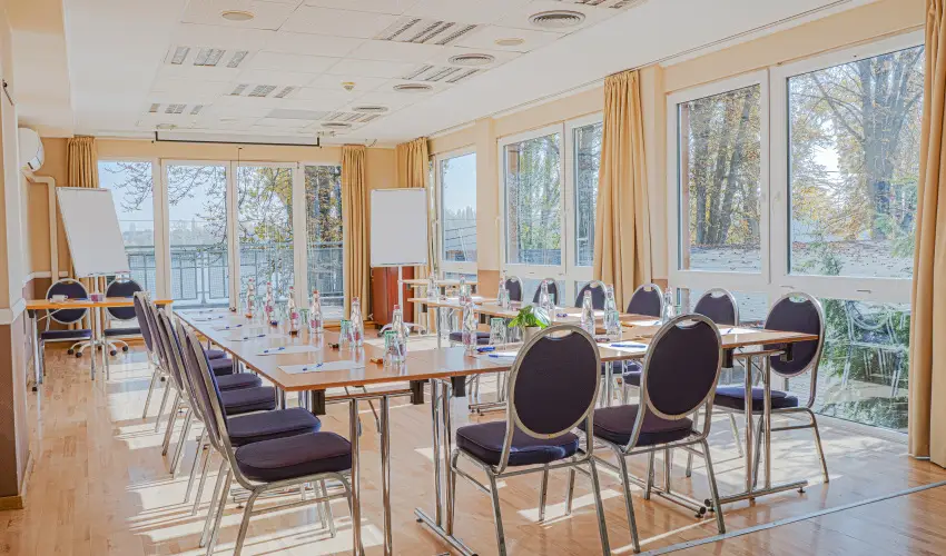 Holiday Beach Budapest Wellness Hotel with Sauna Park Budapest - Szilveszter