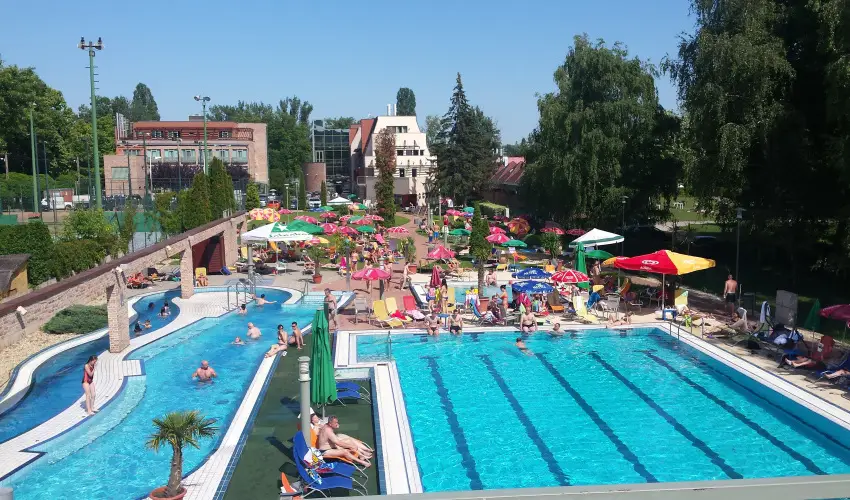 Holiday Beach Budapest Wellness Hotel with Sauna Park Budapest - Szilveszter
