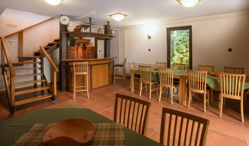 Honti Panzi Visegrd - Szilveszter (min. 3 j)