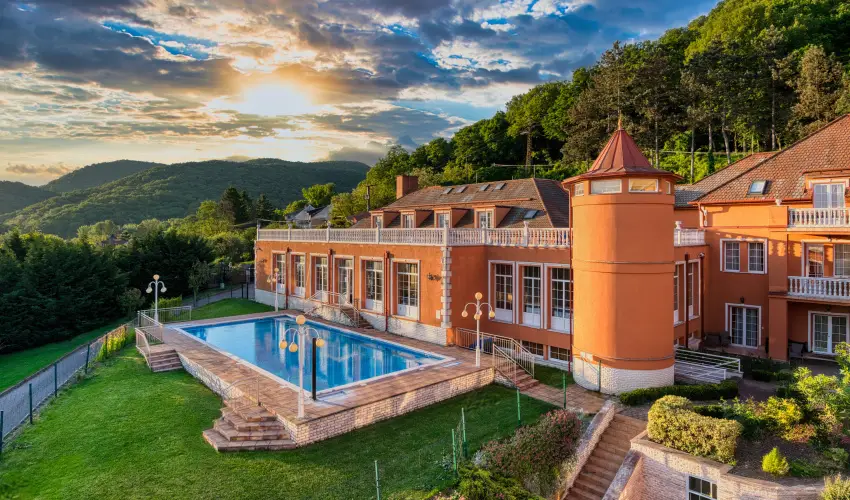 Hotel Bellevue Esztergom - Szilveszter (min. 3 �j)