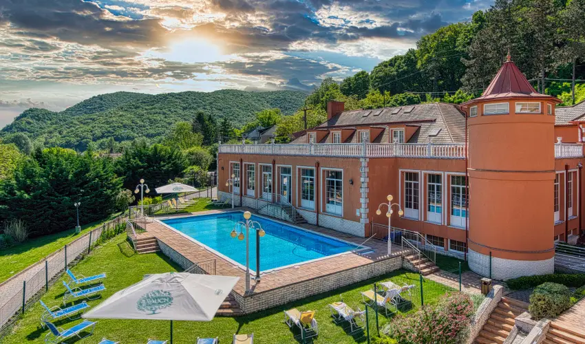 Hotel Bellevue Esztergom - Szilveszter (min. 3 �j)