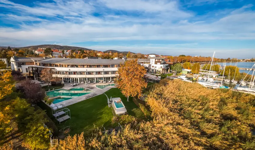 Hotel Golden Lake Resort Balatonf�red - Szilveszter (min. 2 �j)