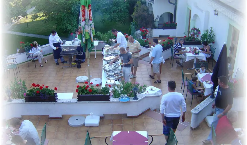 Hasik Hotel D�br�nte - Szilveszter (min. 2 �j)
