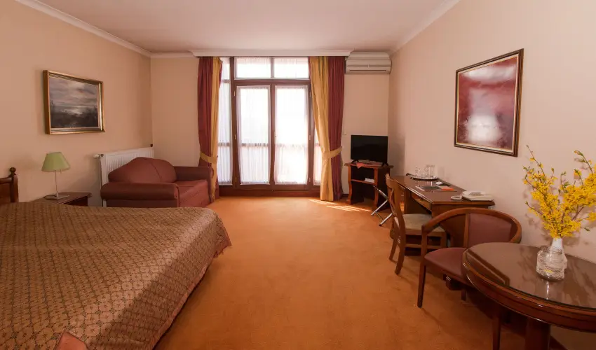 Hasik Hotel D�br�nte - Szilveszter (min. 2 �j)