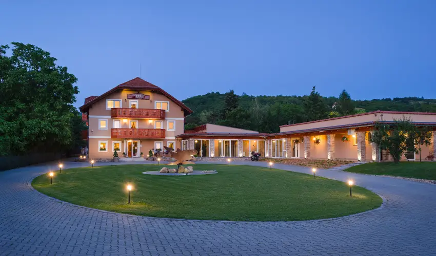 Hotel Honti Wellness s Konferencia Szlloda Visegrd - Szilveszter (min. 3 j)