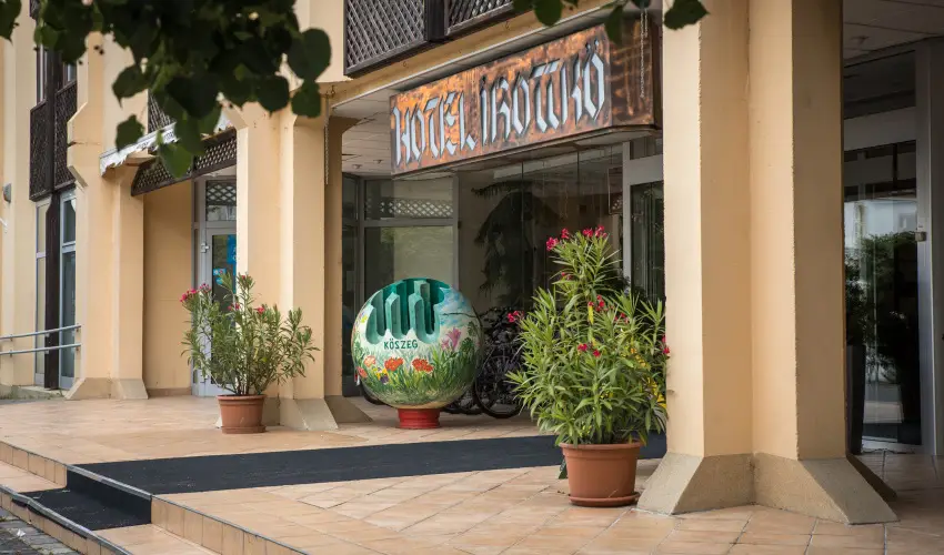 Hotel rottk Kszeg - Szilveszteri kavalkd (min. 2 j)