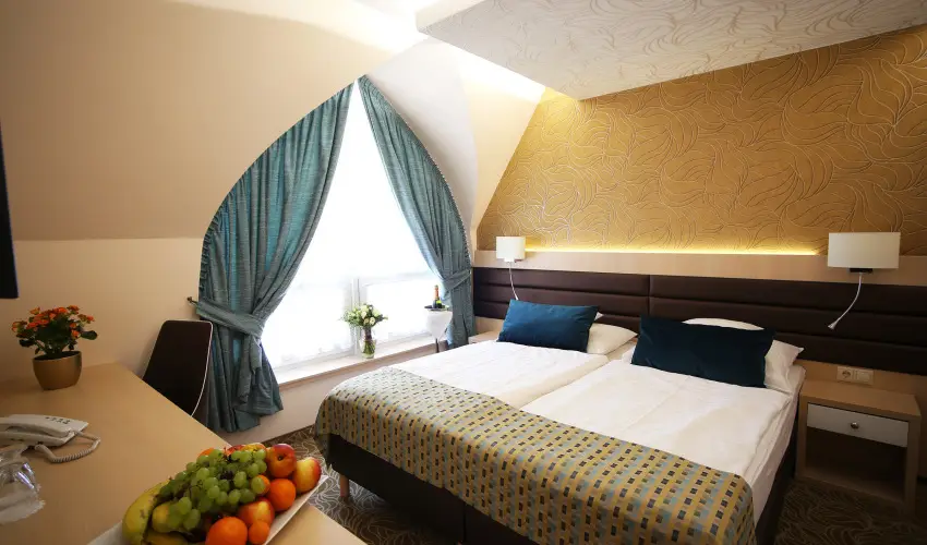 Hotel Kiss Tata - Szilveszter (min. 2 j)