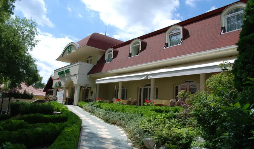 Hotel Kiss Tata - Szilveszter (min. 2 j)