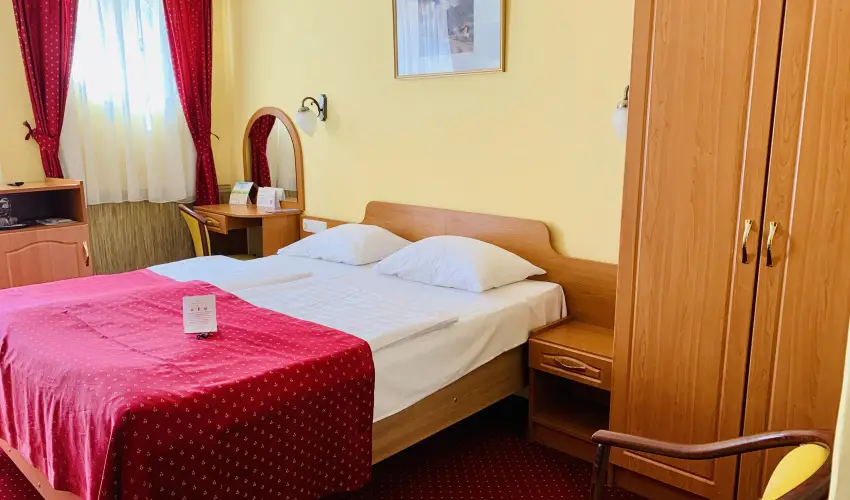 Hotel Korona Wellness, Rendezvny & Borhotel Eger Eger - Szilveszter (min. 3 j)