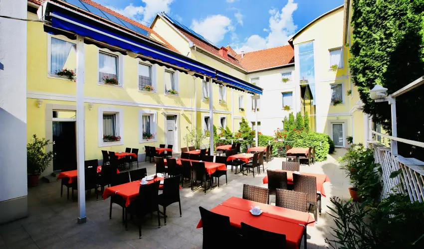 Hotel Korona Wellness, Rendezvny & Borhotel Eger Eger - Szilveszter (min. 3 j)