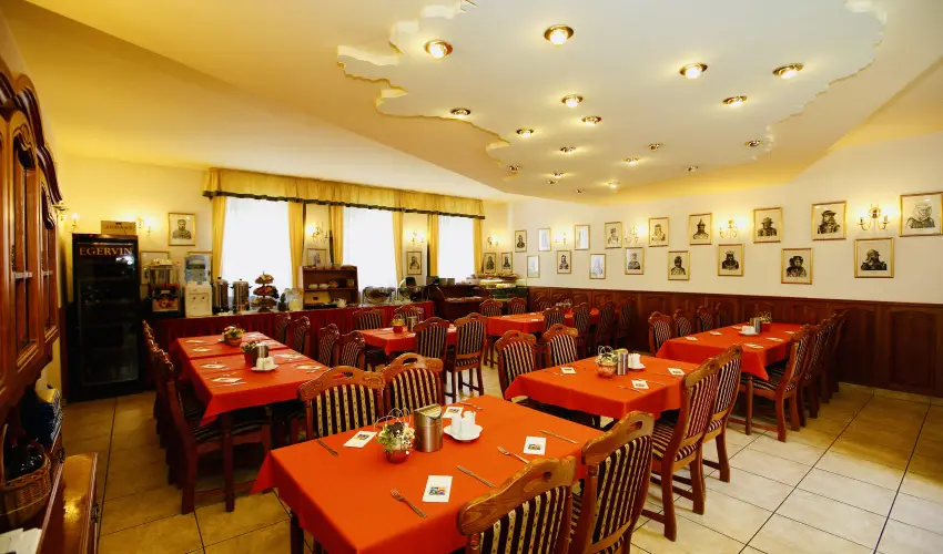 Hotel Korona Wellness, Rendezvny & Borhotel Eger Eger - Szilveszter (min. 3 j)