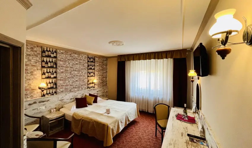 Hotel Korona Wellness, Rendezvny & Borhotel Eger Eger - Szilveszter (min. 3 j)