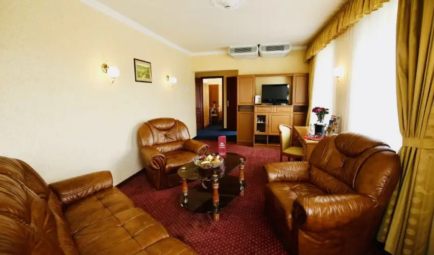 Hotel Korona Wellness, Rendezvny & Borhotel Eger Eger - Szilveszter (min. 3 j)